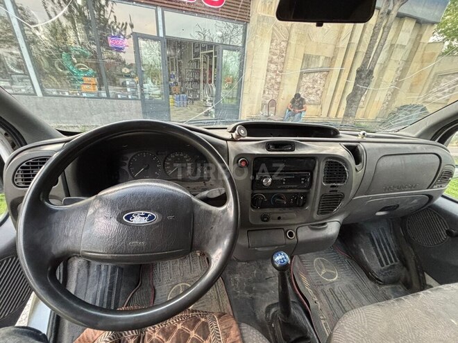 Ford Transit-7
