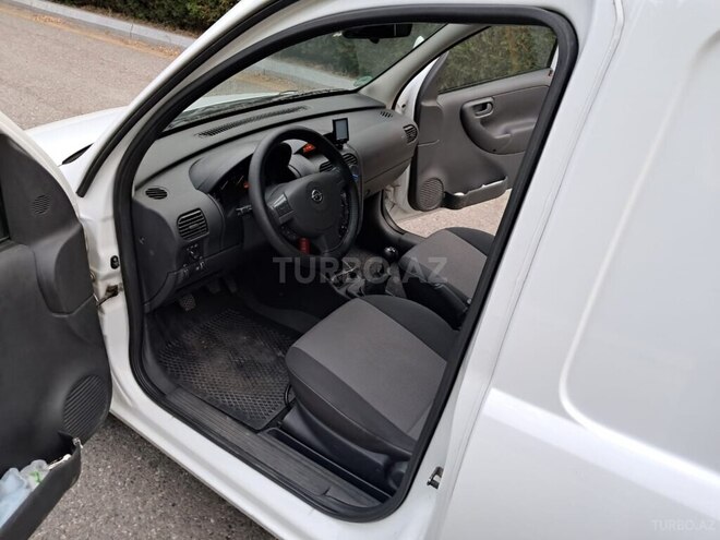 Opel Combo-10