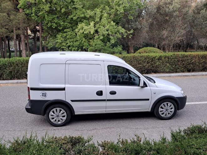 Opel Combo-16