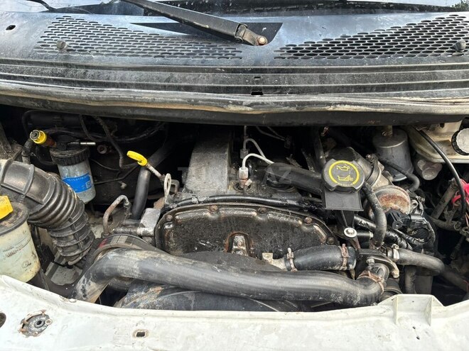 Ford Transit-8