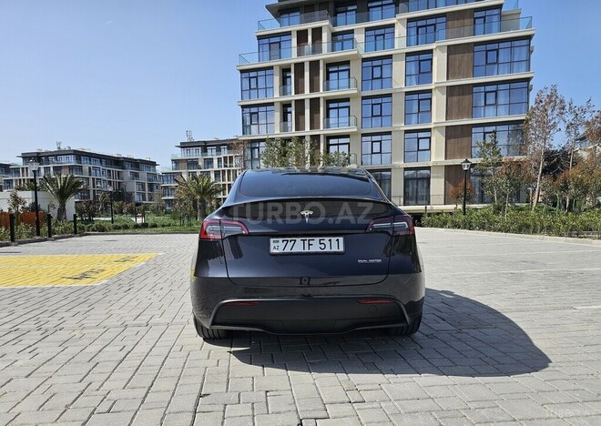Tesla Model Y-2
