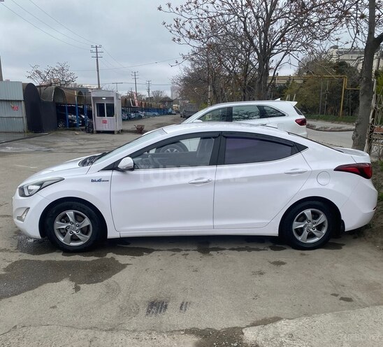 Hyundai Avante-5