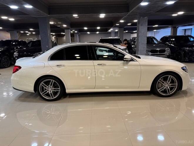 Mercedes E 300-8
