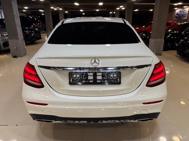 Mercedes E 300-12