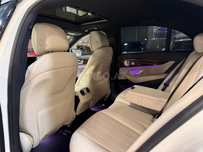 Mercedes E 300-13