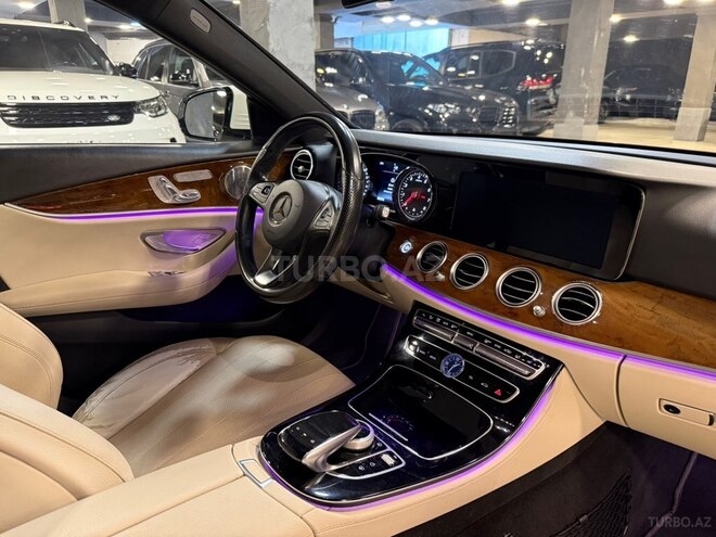 Mercedes E 300-10