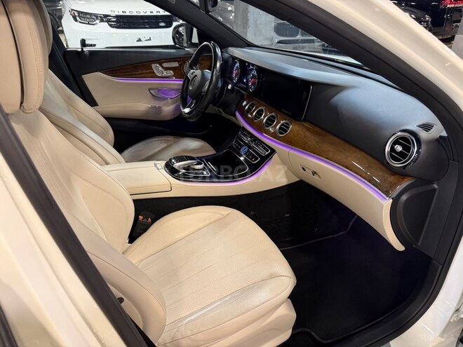 Mercedes E 300-9