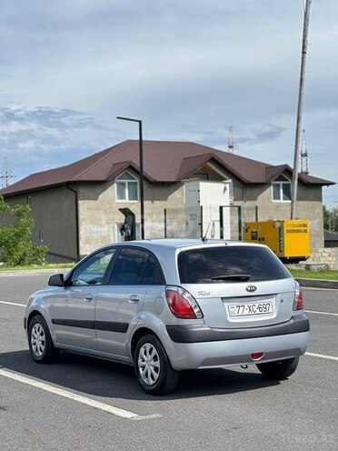 Kia Rio-5