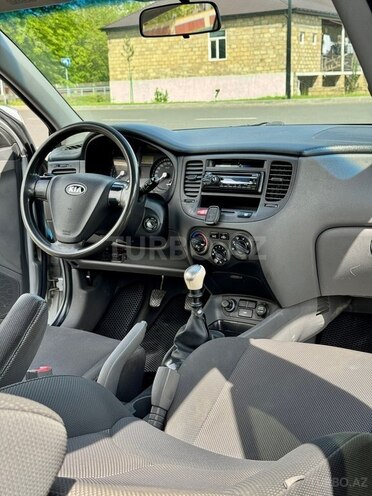 Kia Rio-13