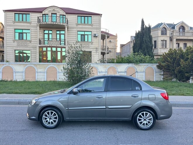 Kia Rio-7
