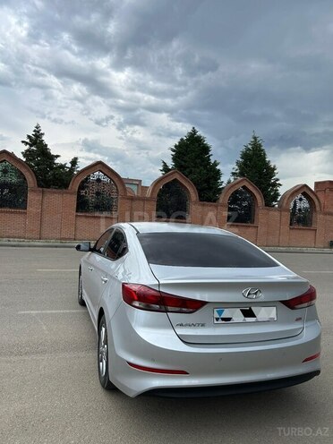 Hyundai Avante-4