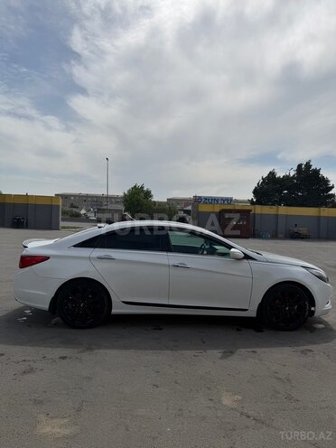 Hyundai Sonata-5
