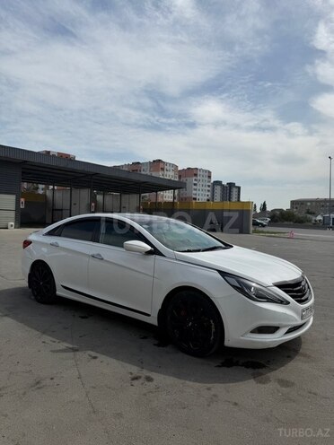 Hyundai Sonata-4