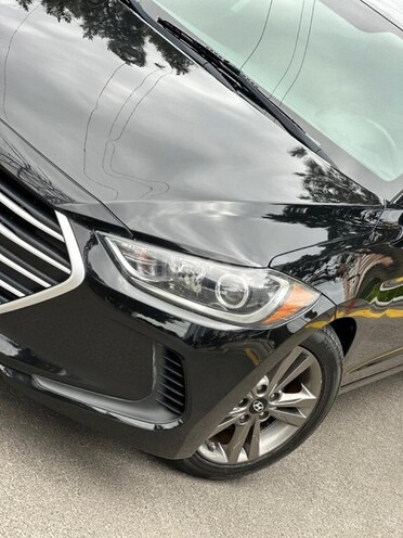 Hyundai Elantra-8