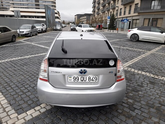 Toyota Prius-2