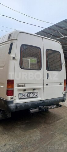 Ford Transit-4