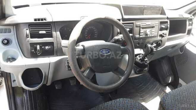 Ford Transit-2