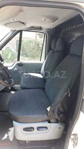 Ford Transit-9