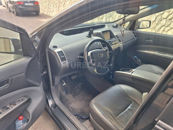 Toyota Prius-4