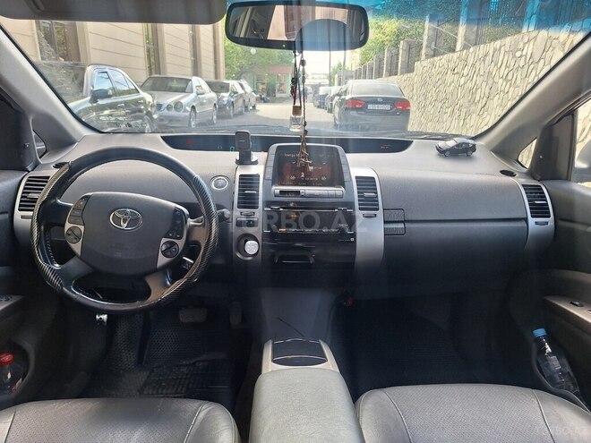 Toyota Prius-2
