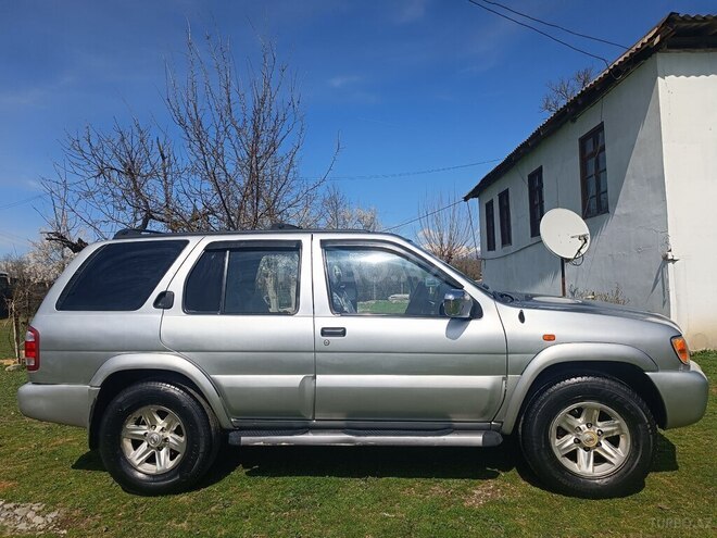 Nissan Pathfinder-8