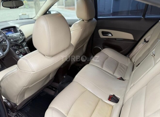 Chevrolet Cruze-11