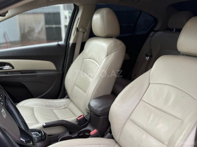 Chevrolet Cruze-10