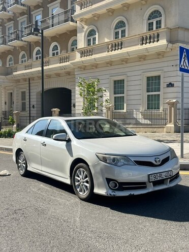 Toyota Camry-3