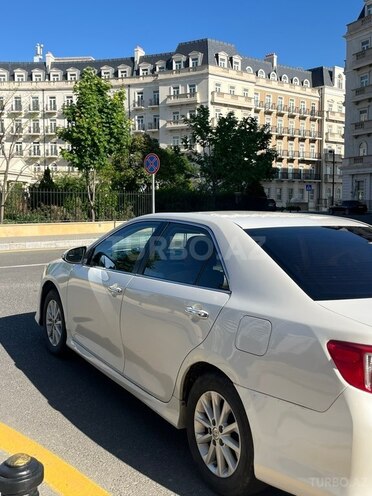 Toyota Camry-9