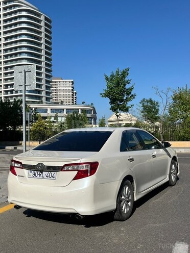 Toyota Camry-6