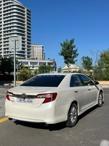 Toyota Camry-5
