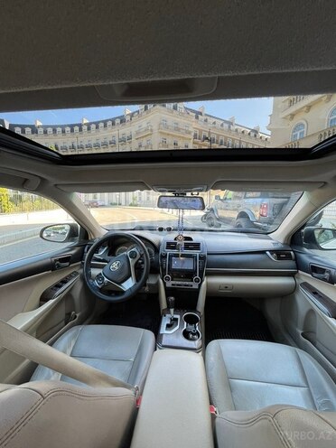 Toyota Camry-14