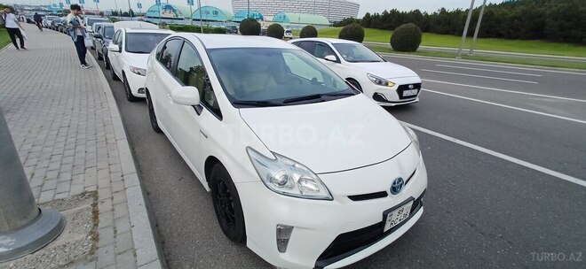 Toyota Prius-2