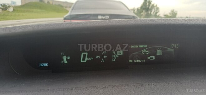 Toyota Prius-5