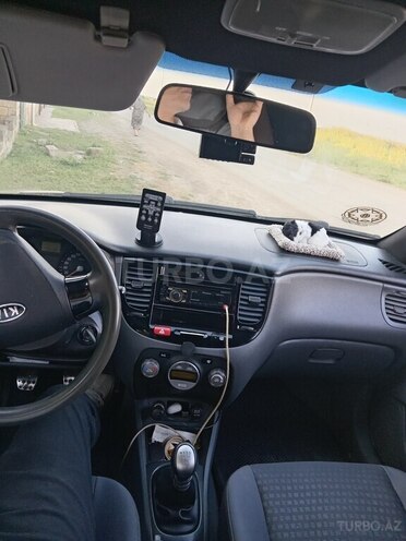 Kia Rio-3