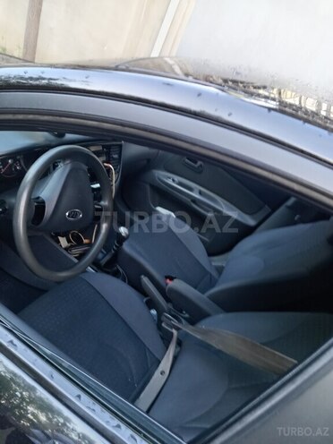 Kia Rio-4