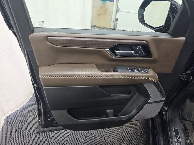 GMC Yukon-13