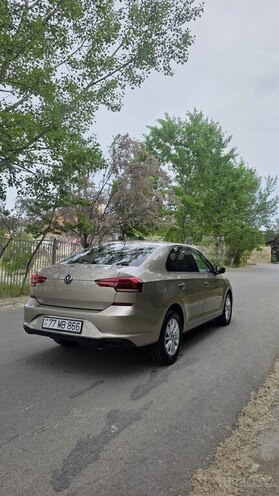 Volkswagen Polo-5