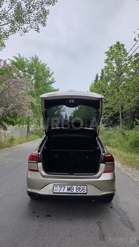 Volkswagen Polo-9