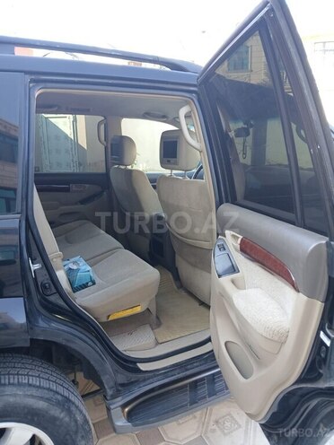 Toyota Land Cruiser Prado-12