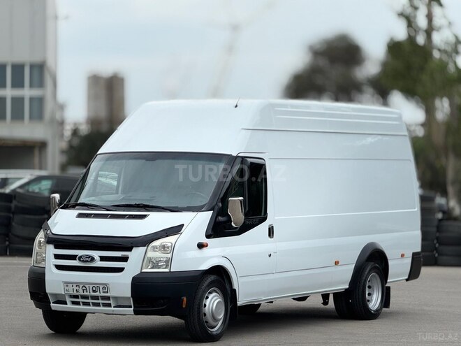 Ford Transit-3