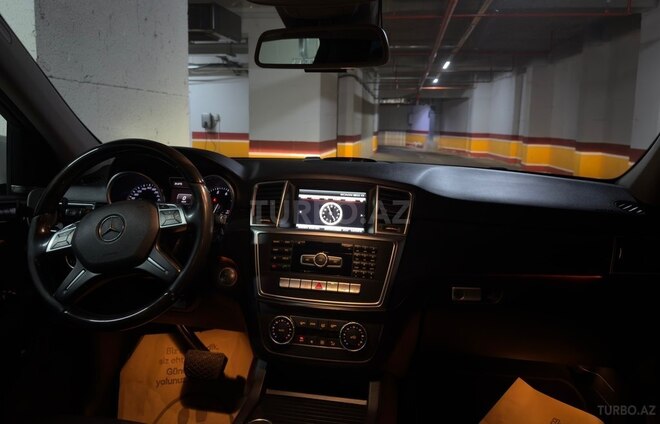 Mercedes ML 400 4MATIC-16