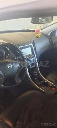 Hyundai Sonata-4