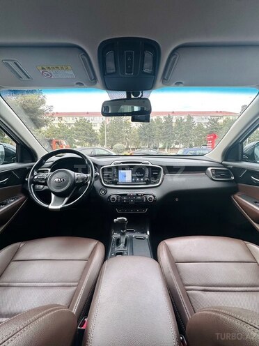 Kia Sorento-12