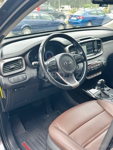 Kia Sorento-8