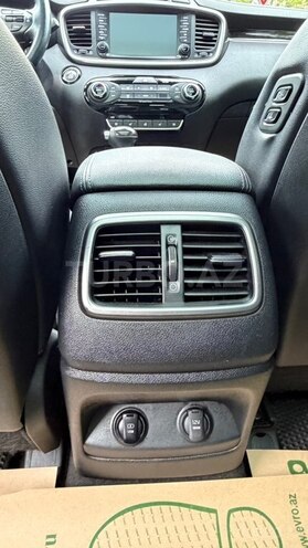 Kia Sorento-14