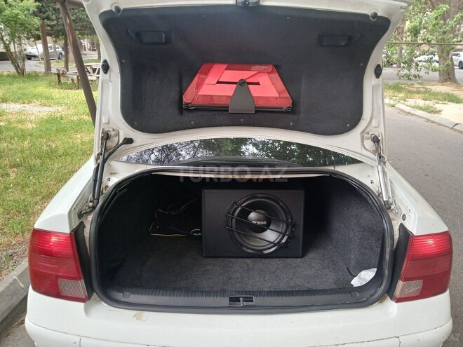 Volkswagen Passat-2