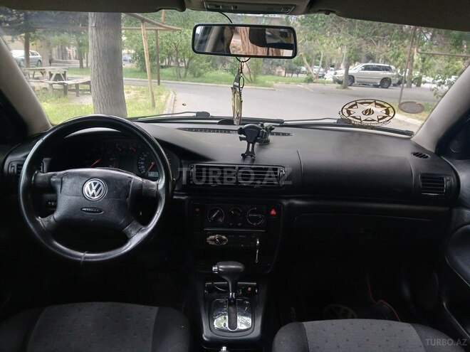Volkswagen Passat-4