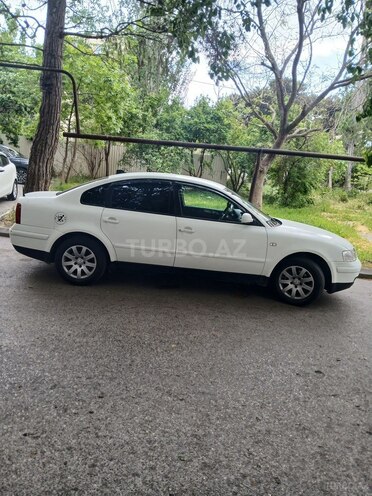 Volkswagen Passat-8