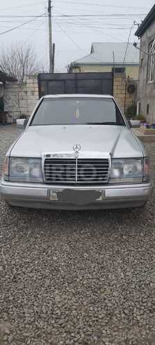 Mercedes 220 E-5